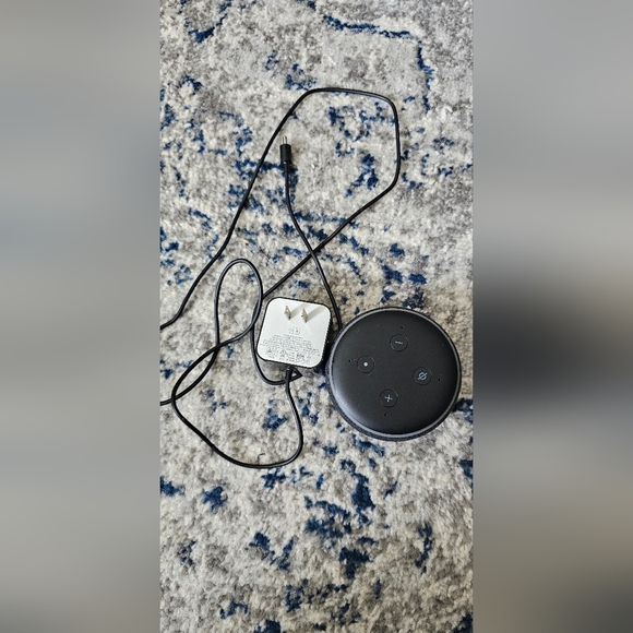 Amazon Echo Gen 3 - Picture 3 of 3